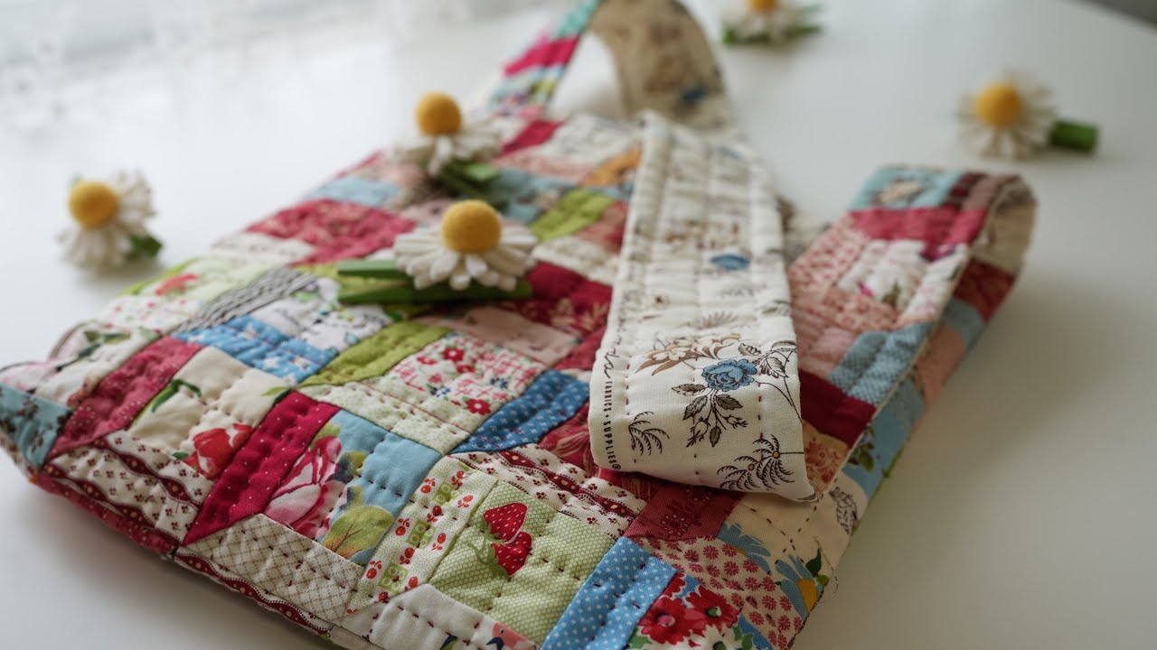 【屋根裏の窓パターン】のショルダーバッグの作り方//size30cmx30cmx2cm/How to make a shoulder bag with [Attic window pattern]