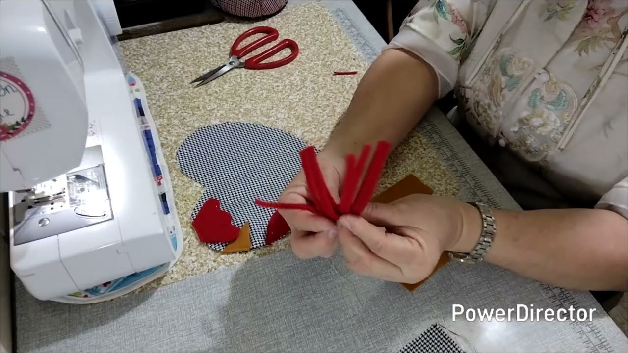 Corazón de gallina (1051) #ideas #costura #facil #manualidades #colgante