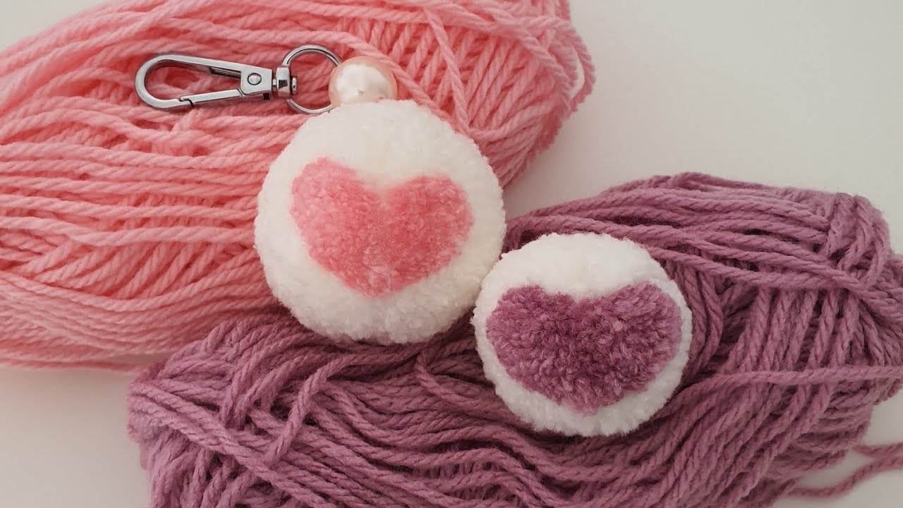 Como Fazer Um Pompom de Coração - Chaveiro de Pompom - Pom pom Heart Making With Wool - DIY