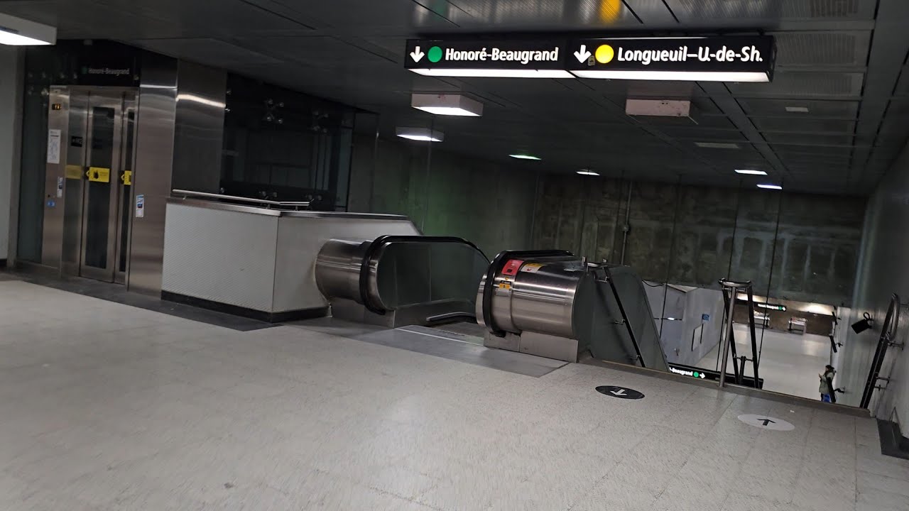 🟠🟡 Montreal Metro: Orange Line ride and walking at Berri-UQAM station from the Orange Line to Yellow