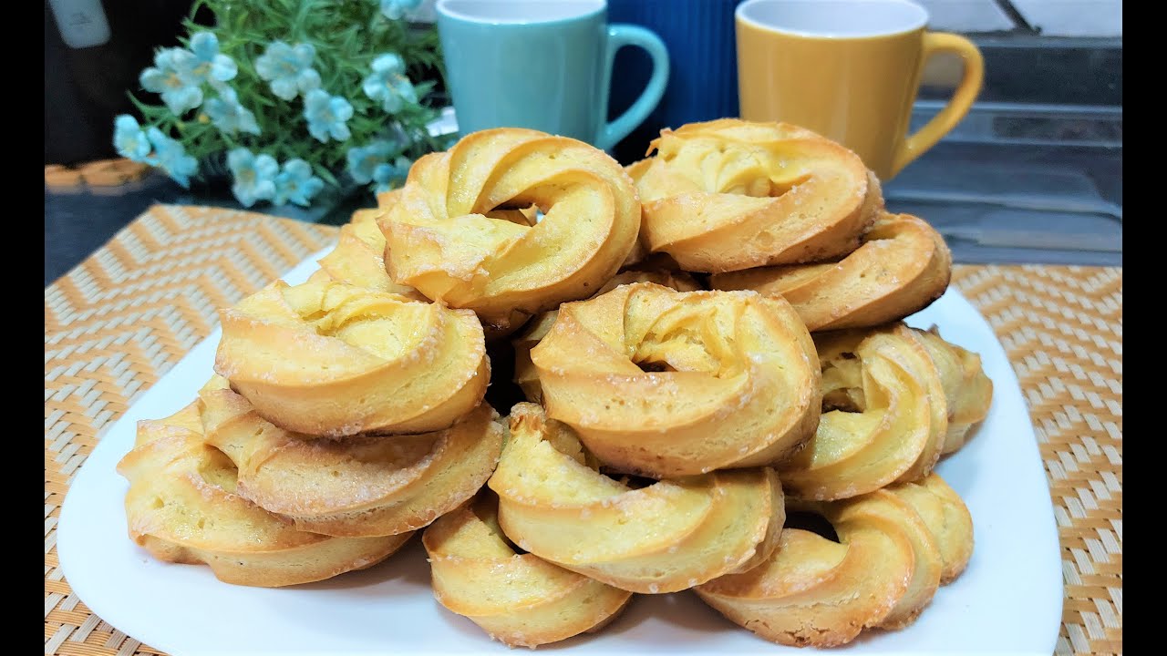 SAMANTHA OU CAROLINA ??  ROSQUINHAS DE PADARIA QUE É UMA DELÍCIA!! sem leite e sem fermento
