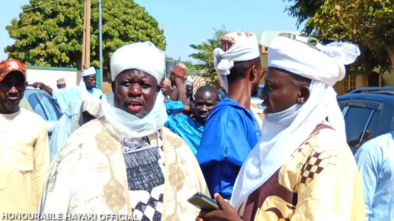 Cikakken Bidiyon Nadin Sarautar Sarkin Zabarmawan Sarkin Gabas Na Garin #taurireacts @ABNUR 