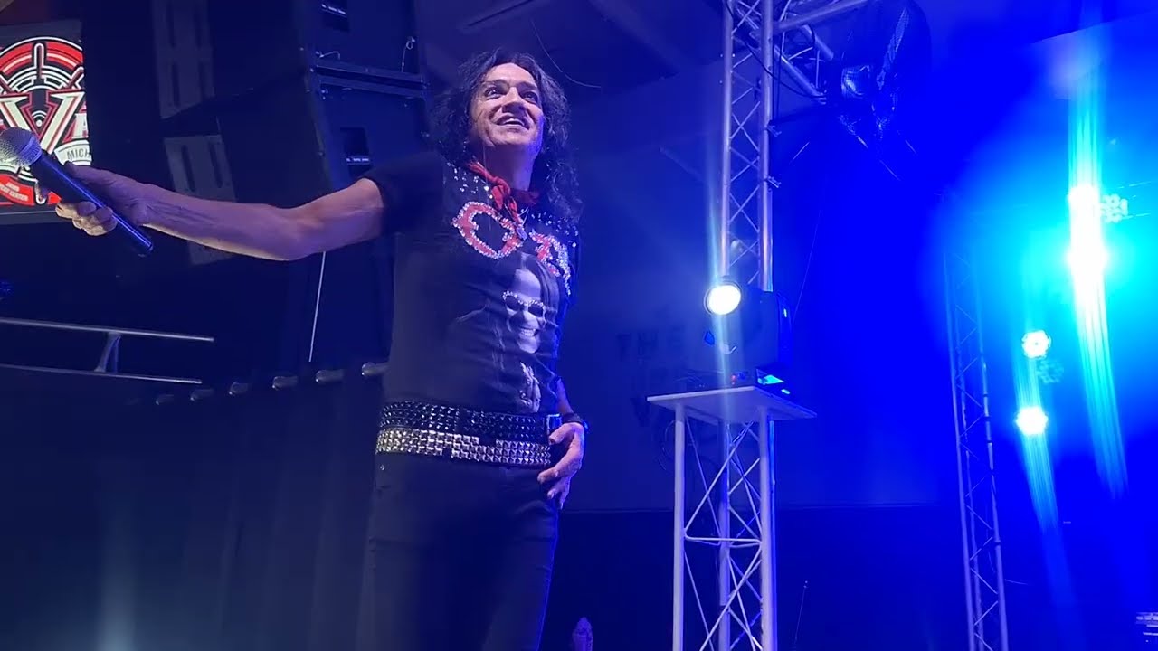 BulletBoys - Smooth Up in Ya (live)