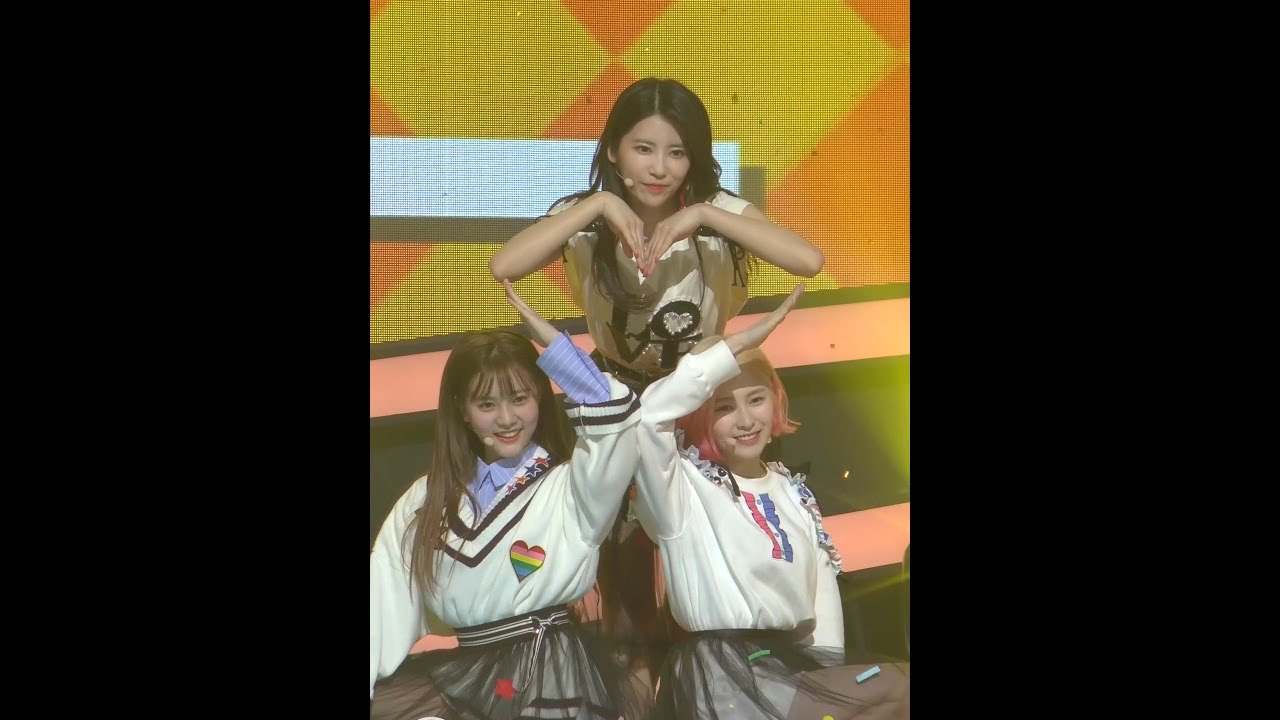 [MPD직캠] 다이아 기희현 직캠 나랑 사귈래 Will you go out with me DIA HEE HYUN fancam @엠카운트다운_170420