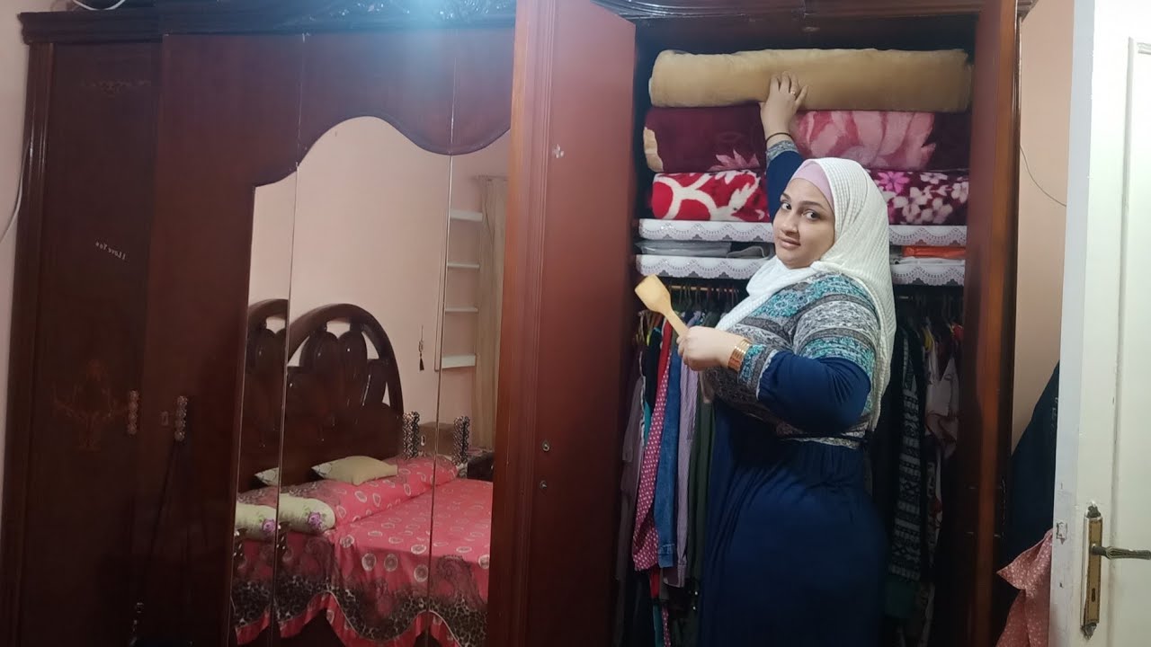 خليكى جاهزه لو جتلك الفرصه خودى شنطه هدومك وامشى