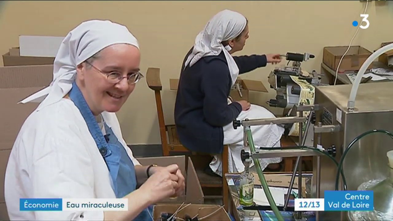Monastère de Bouzy-la-Forêt : confection d'une eau miraculeuse