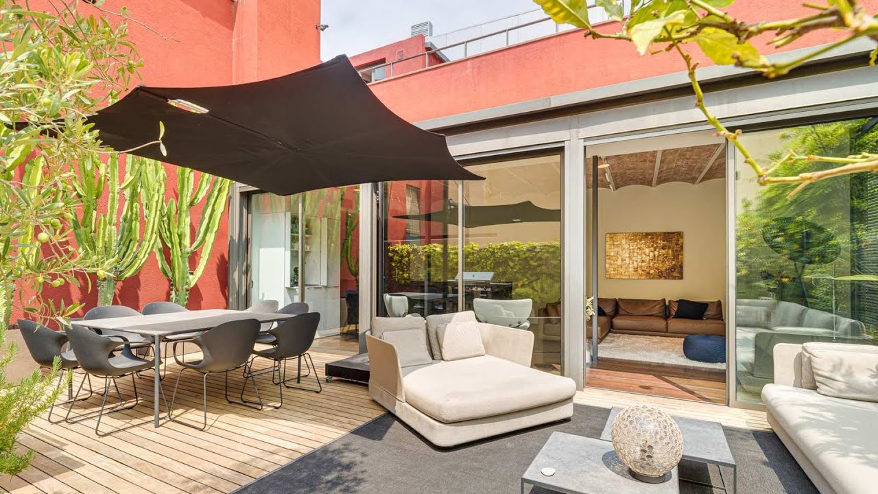 Ático de 185 m² totalmente reformado con dos terrazas en venta en el Born - Barcelona