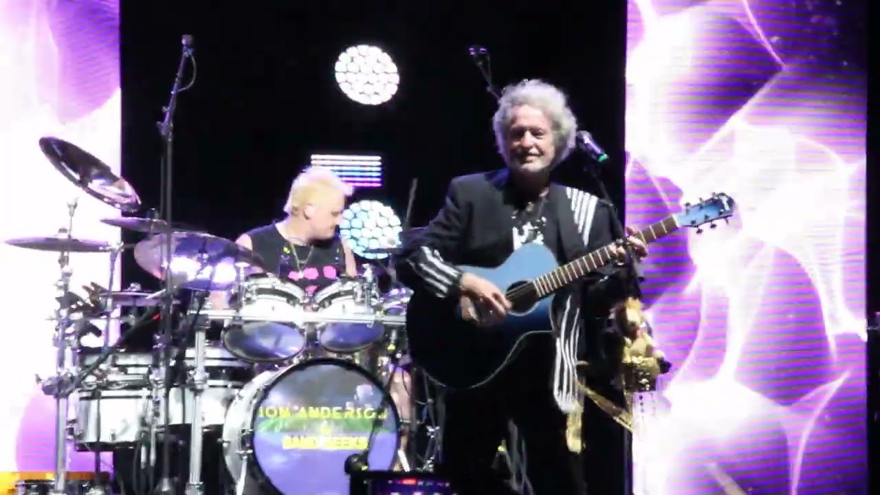 Jon Anderson  (Yes) and the Band Geeks