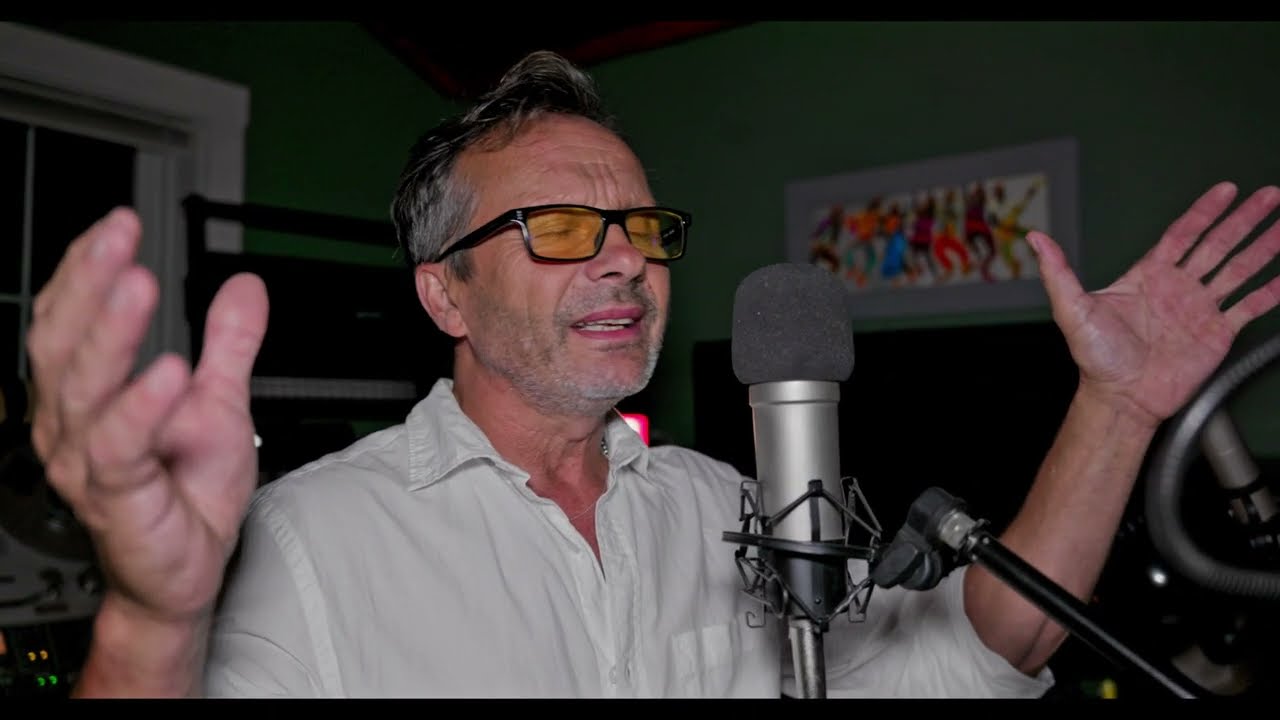 Normální svět  by Roman Dolezal