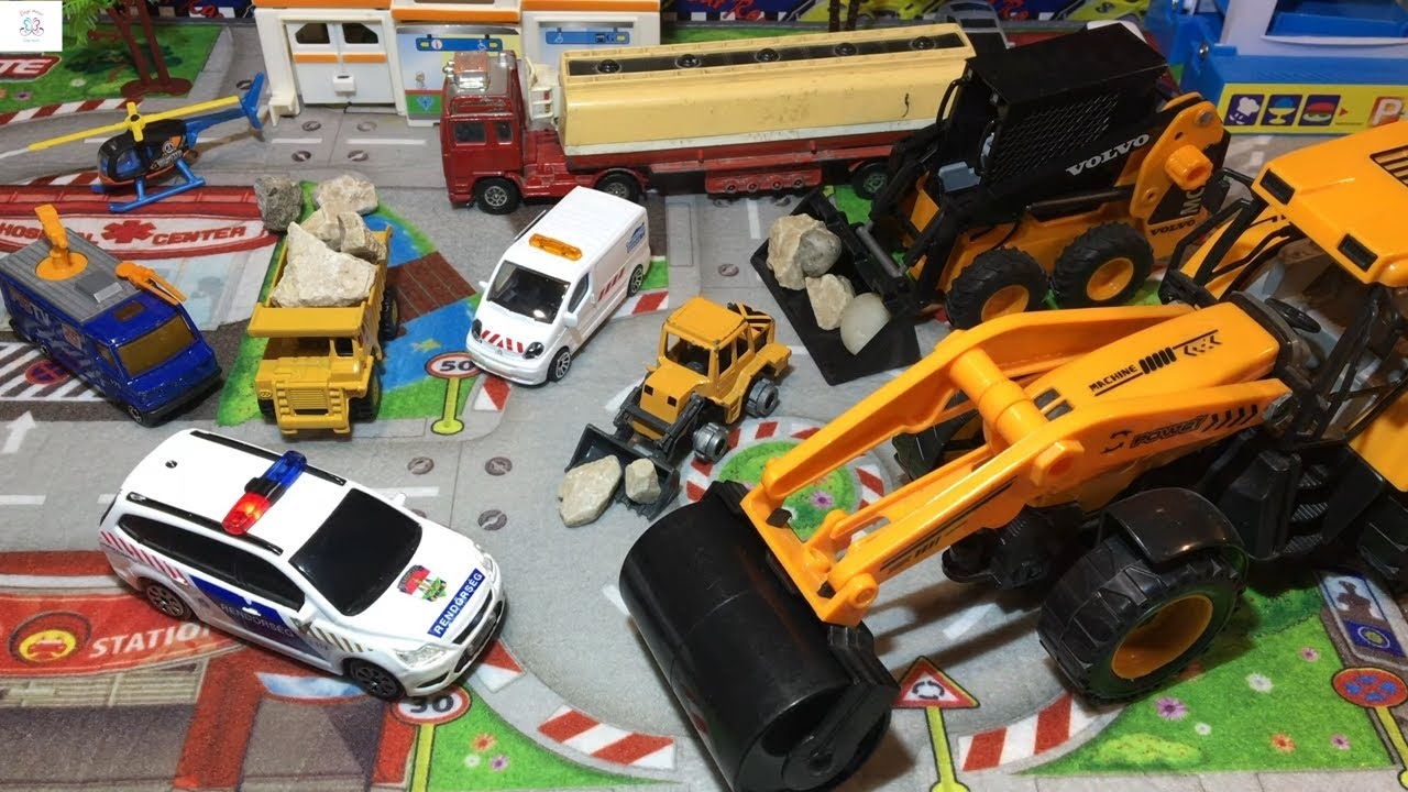 Autós mese magyarul - Járművek mese 20 perc magyarul - Játékautók - Bogi mese