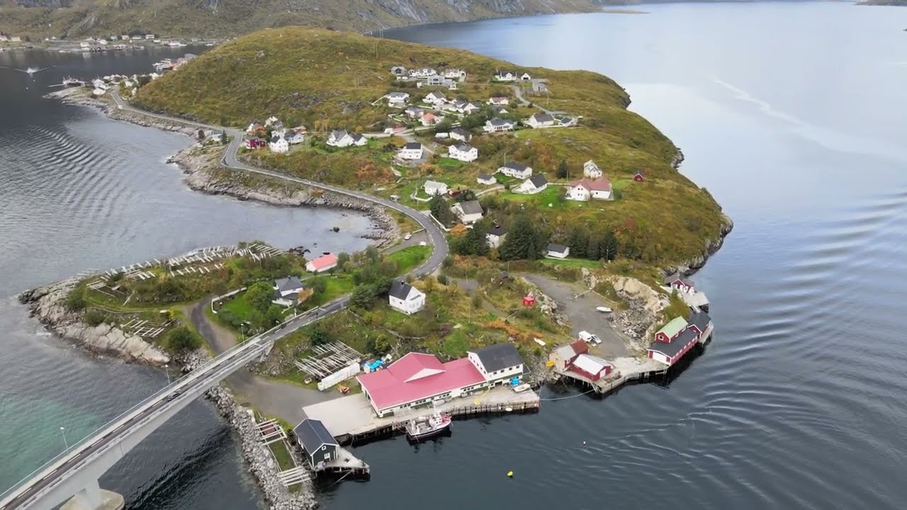 挪威Norway~Lofoten Islands~Reine~Sakris&oslash;y Rorbuer.