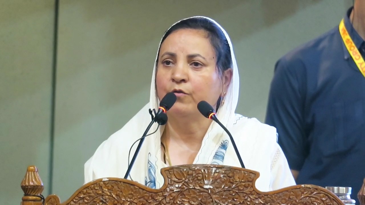 J&K education minister promises action on teachers&rsquo; grievances, RET transfer orders within days