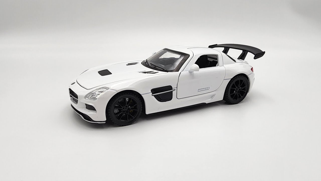 Diecast: Mercedes-Benz SLS AMG • 1:32 Scale