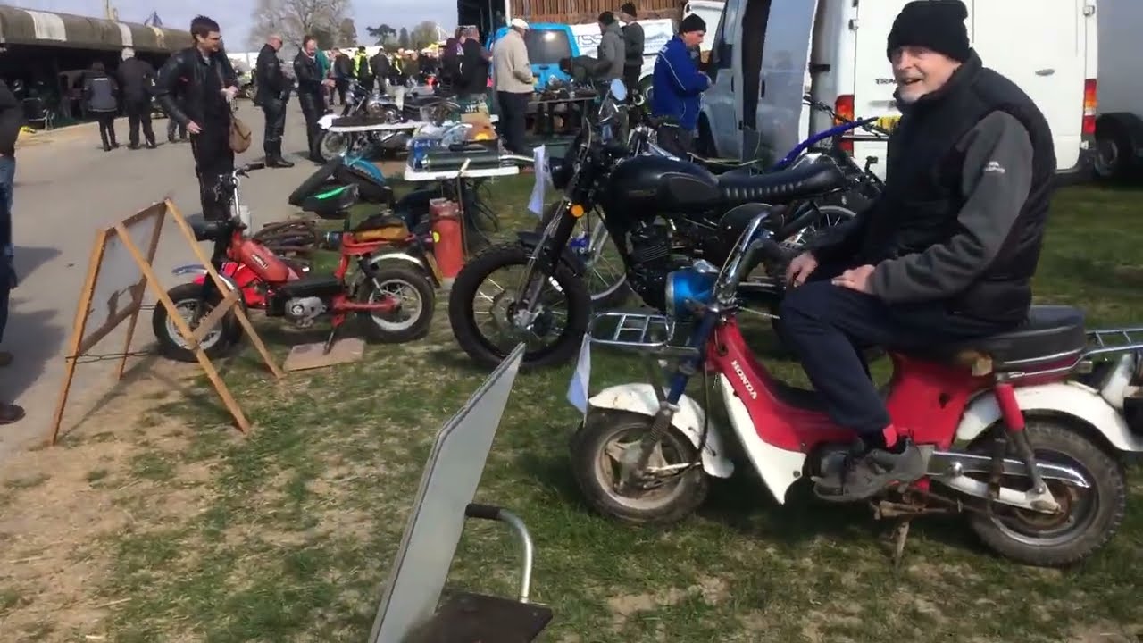 Ardingly Motorcycle Autojumble - Barn Yard... March 2022