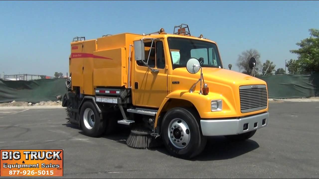 2002 Freightliner FL70 Elgin Broom Bear Street Sweeper For Sale