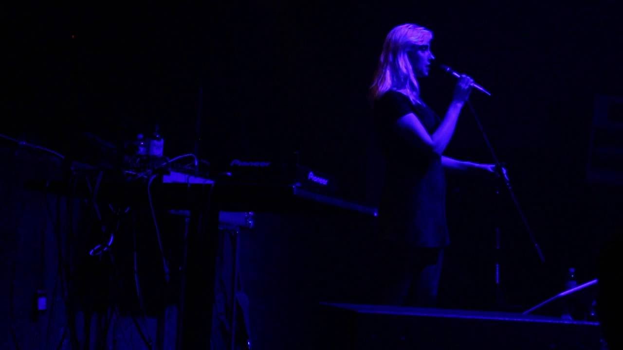 molly nilsson-hey moon (live in  TBILISI/MUZAME)