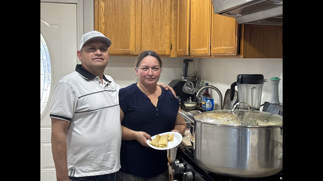 Haciendo Tamales de verdura Por El Dia De La Candelaria