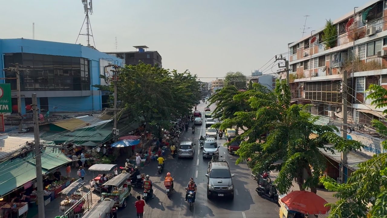 A walk around Huai Khwang Bangkok.