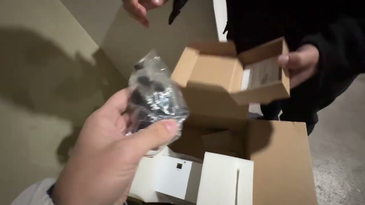 EASUN4124 Hybrid Inverter, solar charger pre unboxing Greece 
