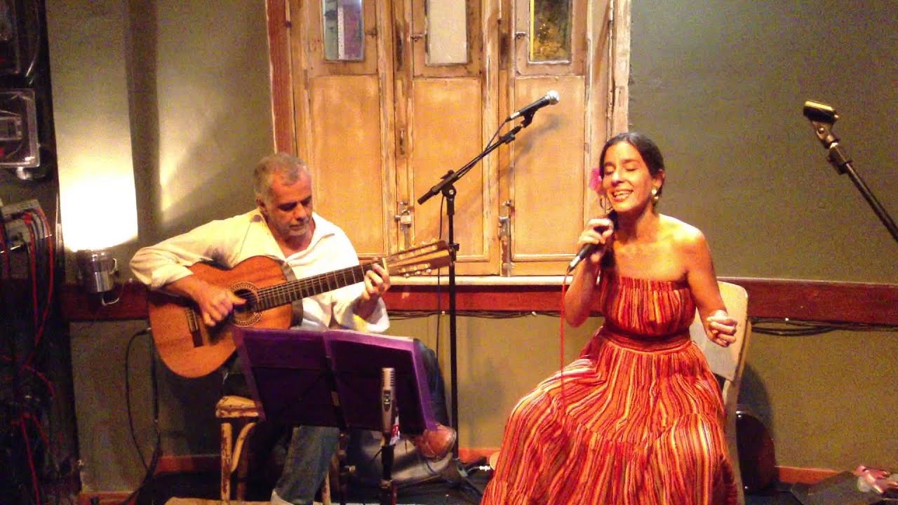 Mariana Bernardes no Semente - Prêt-à-porter de Tafetá