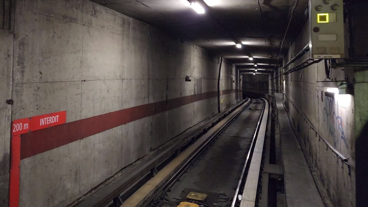 A ride on 2 lines of the Montréal Métro! 🟠🟢 + no trains stopping at Place-d'Armes Metro Station 🚇