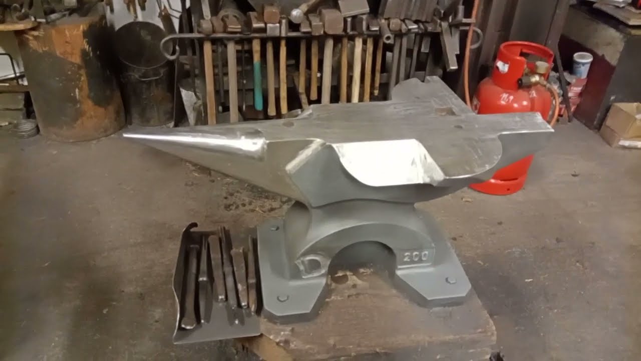Anvil D200 -Kovadlina D 200.  New Czech professional anvil .