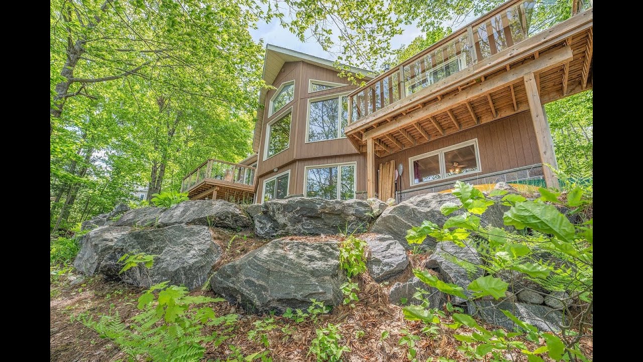 Cottage Life On Bass Lake, Muskoka Lakes, ON - Sotheby's International Realty Canada