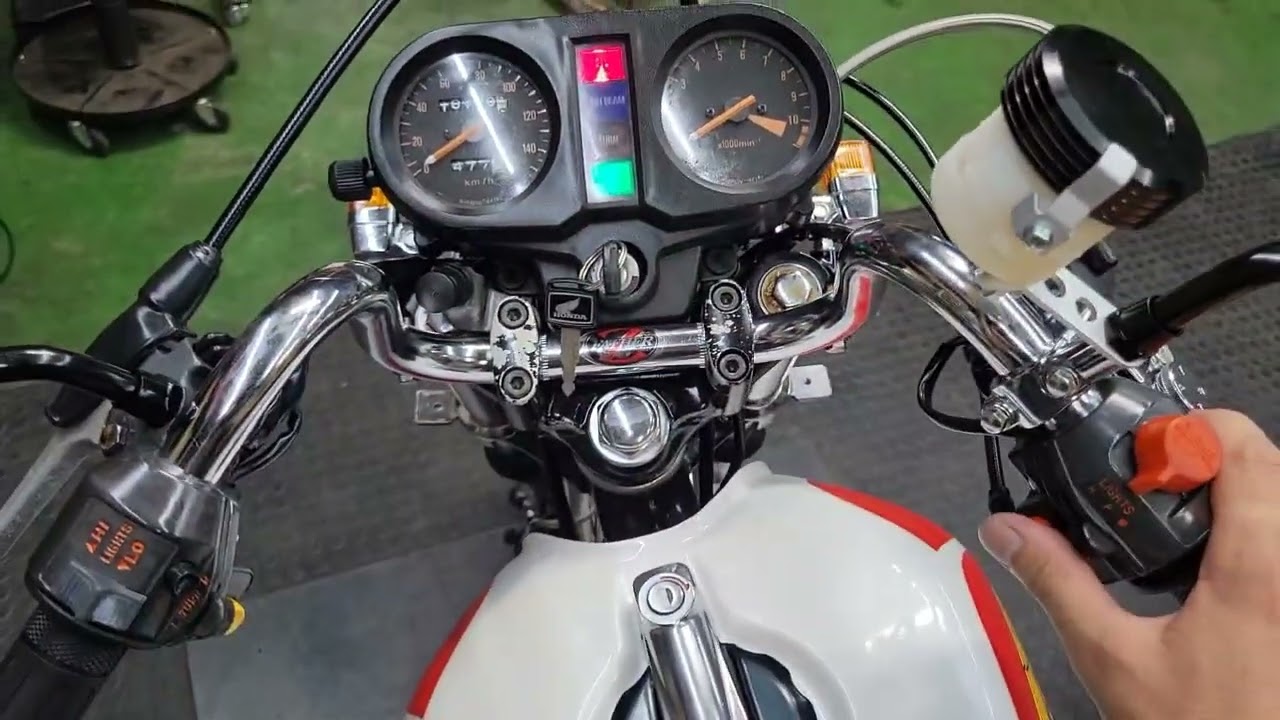 Bell-Auto CB250N ホーク3 始動動画　　カスタム車両　Rカラー　メッキマフラー社外サスペンション　角型ウィンカー　ゴールドチェーン　メッキチェーンカバー　アップハンドル