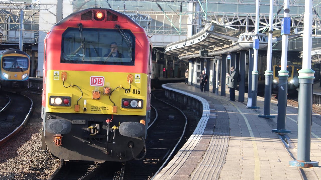 67015 & 82216 departing Manchester Piccadilly