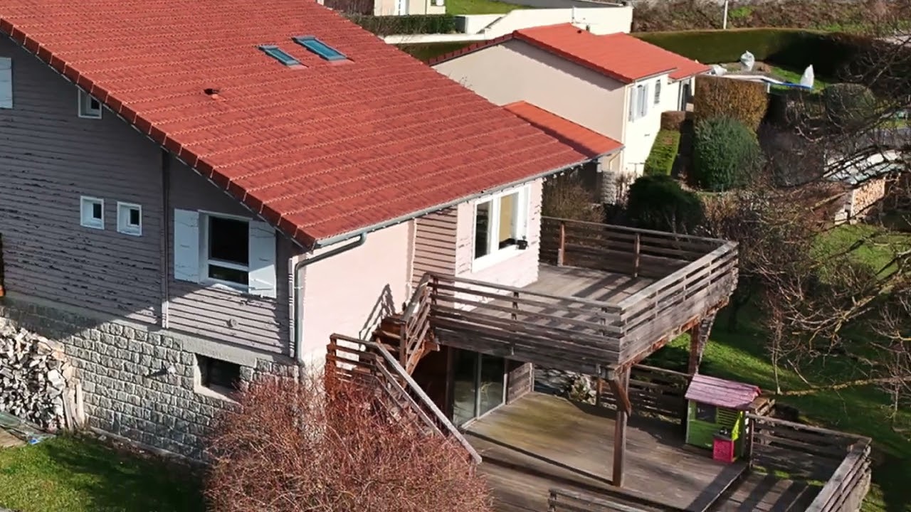EN EXCLUSIVITÉ *** CHARMANT CHALET DE 121 M² *** TERRAIN ARBORÉ DE 3659 M² **