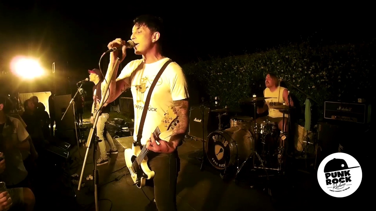 DeeCracks at Punk Rock Raduno 1