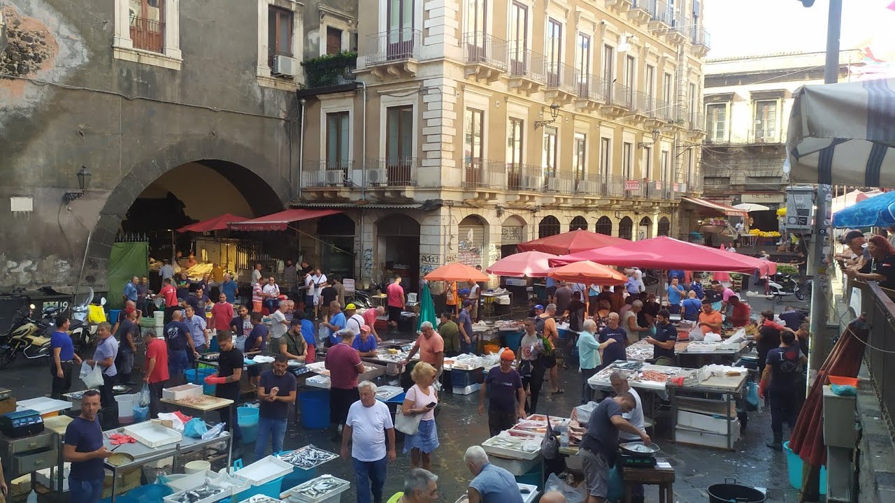 Il mercato del pesce di Catania! A Piscarìa! la Pescheria!