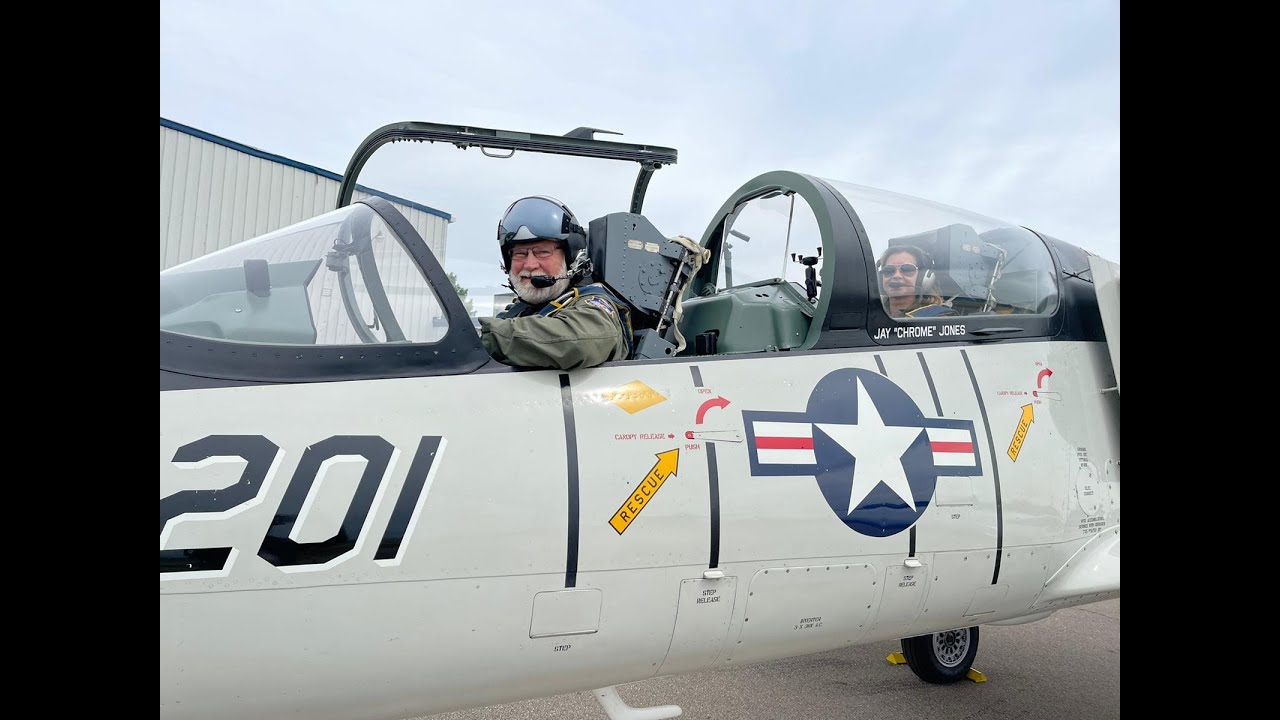 Flying in an Aero L-39 Albatross Fighter Jet (full video) - Elena Grinenko. Pilot: Tom Proctor.