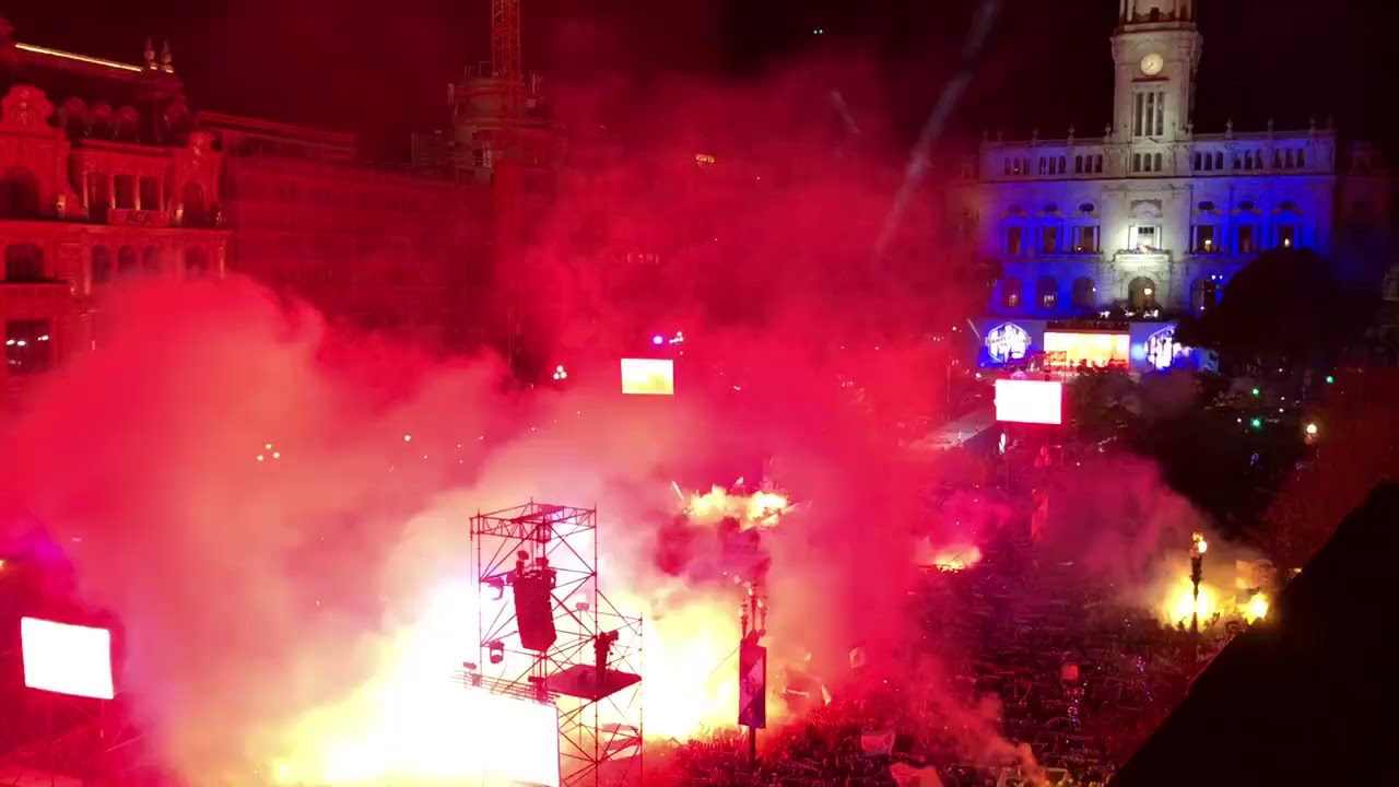 ARREPIANTE💙| Hino do FC PORTO cantado na Avenida dos ALIADOS