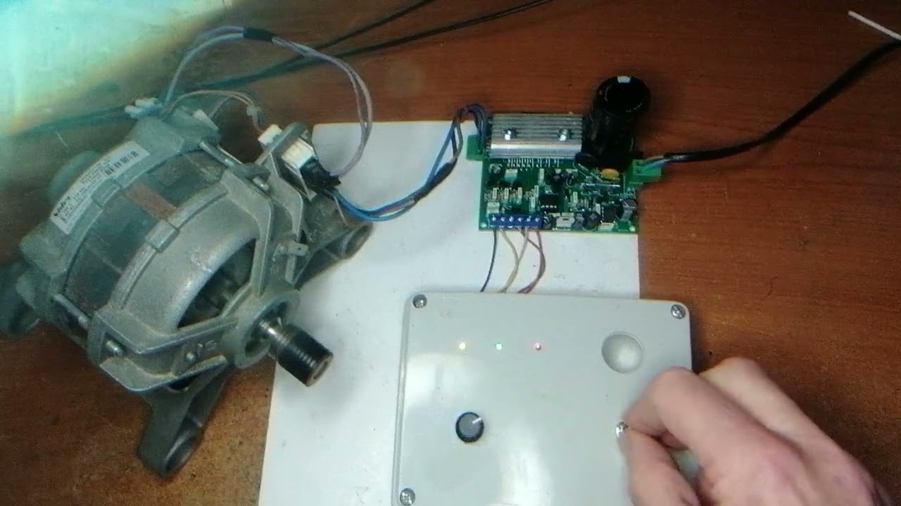  MST_KV3F con un motore trifase Nidec 195V@310Hz https://www.microst.it/Progetti/MST_KV3F.htm