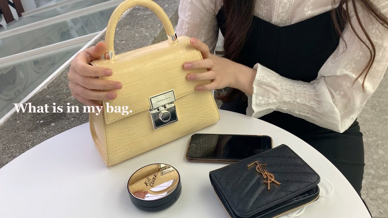What's in my bag. 여대생의 실용주의 가방 속은? 🔑 왓츠인마이백. 샤오미 미밴드, 입생로랑 지갑, 차키홀더, 대학생 향수 추천