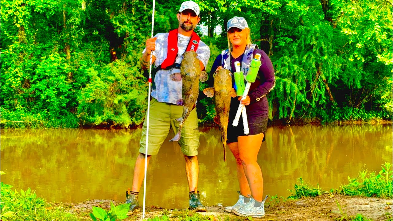 Flathead Catfishing Challenge! ( Bank Poles vs Jug lines )