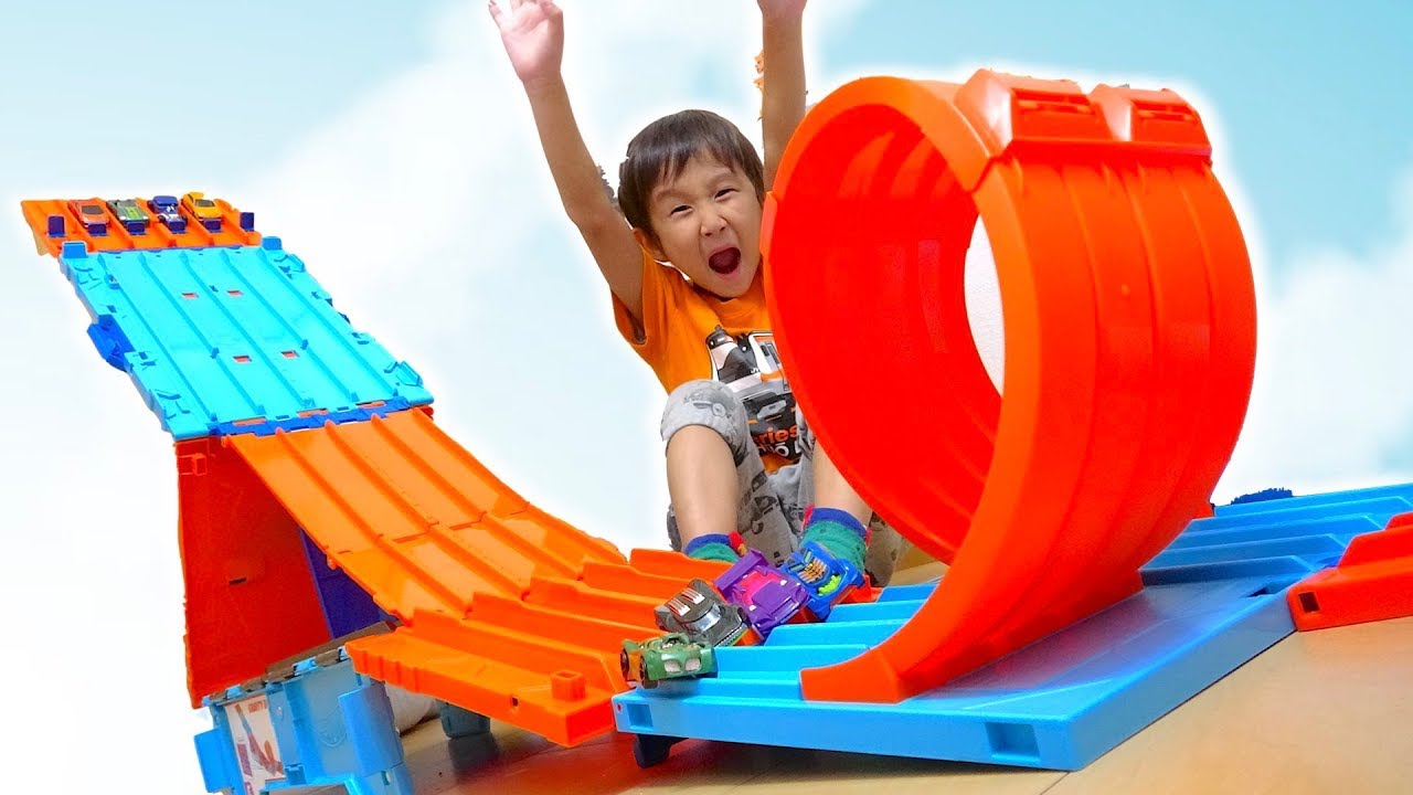 ホットウィール 360度ループ＋ヒルクライム＋ドラッグレースで勝負!! HotWheels