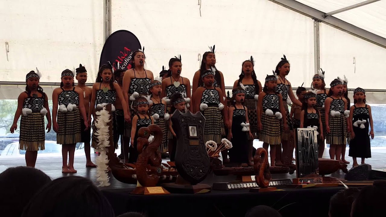 Ngati Hinekura Tamariki - Ngati Pikiao Ahurei 2015
