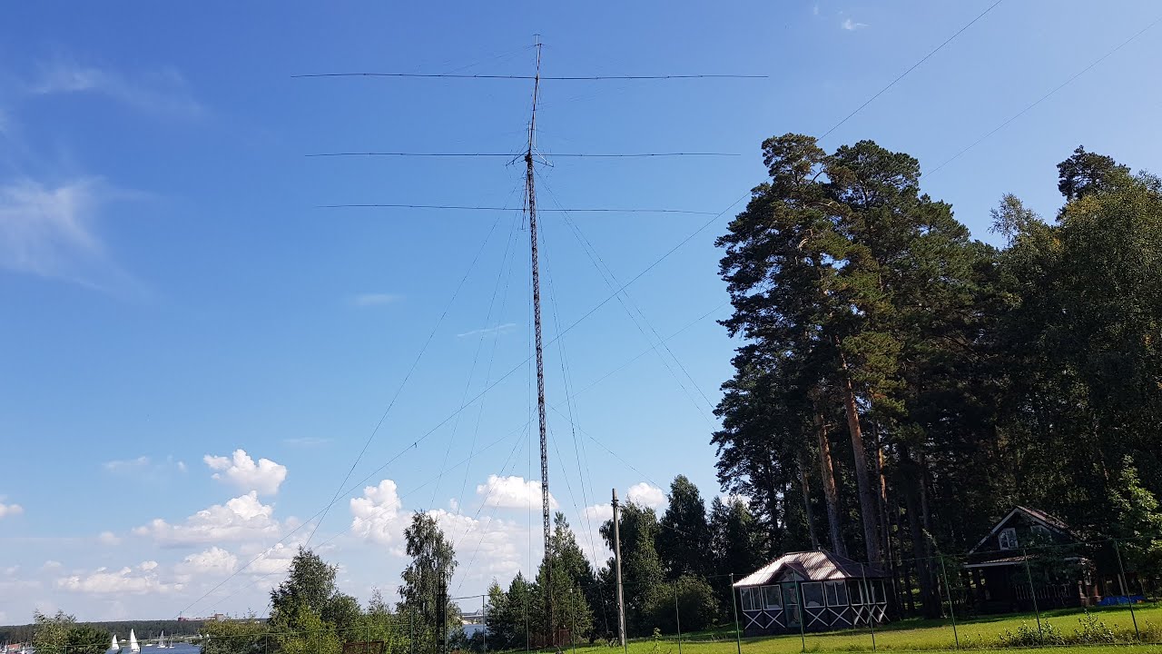 3 elements Yagi for 80 meters band. Repair and uplift. Tover is 52 meters tall.