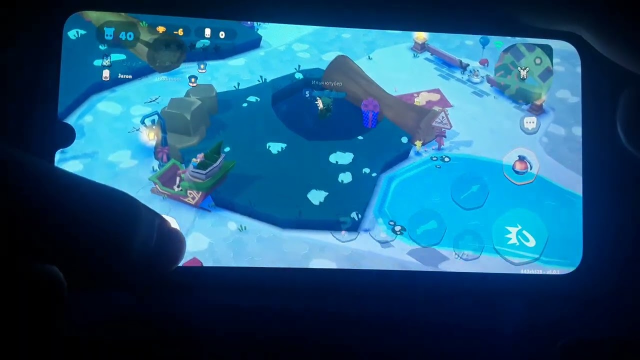 Играю в игру Zooba. Открываю ящики. Забираю свои награды.