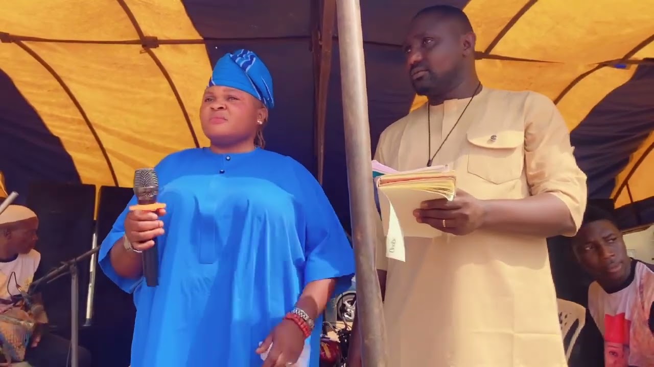 Erelu Elemure ogunyemi on stage at Eleyewo Akure vol4