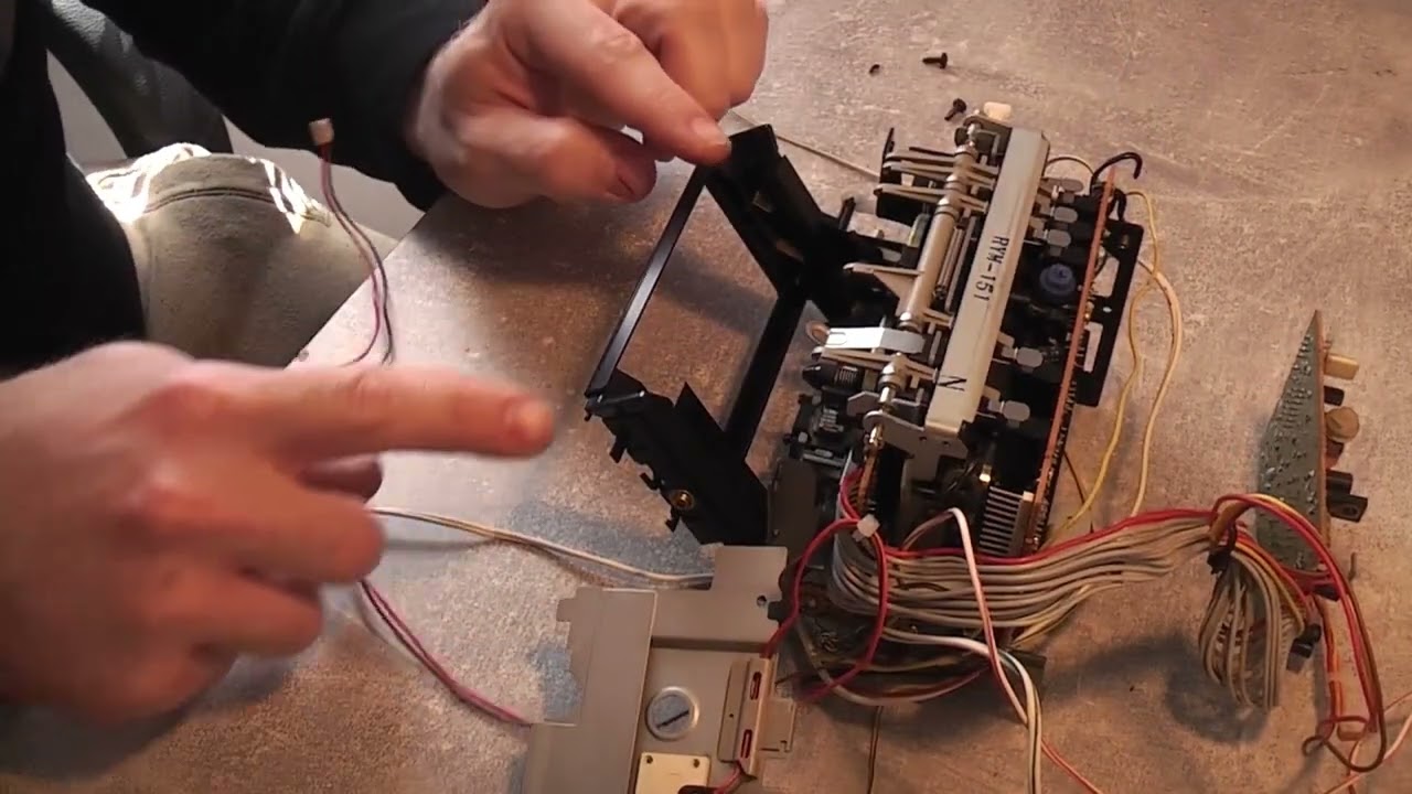 Pioneer CT-90R problem z mechanizmem.