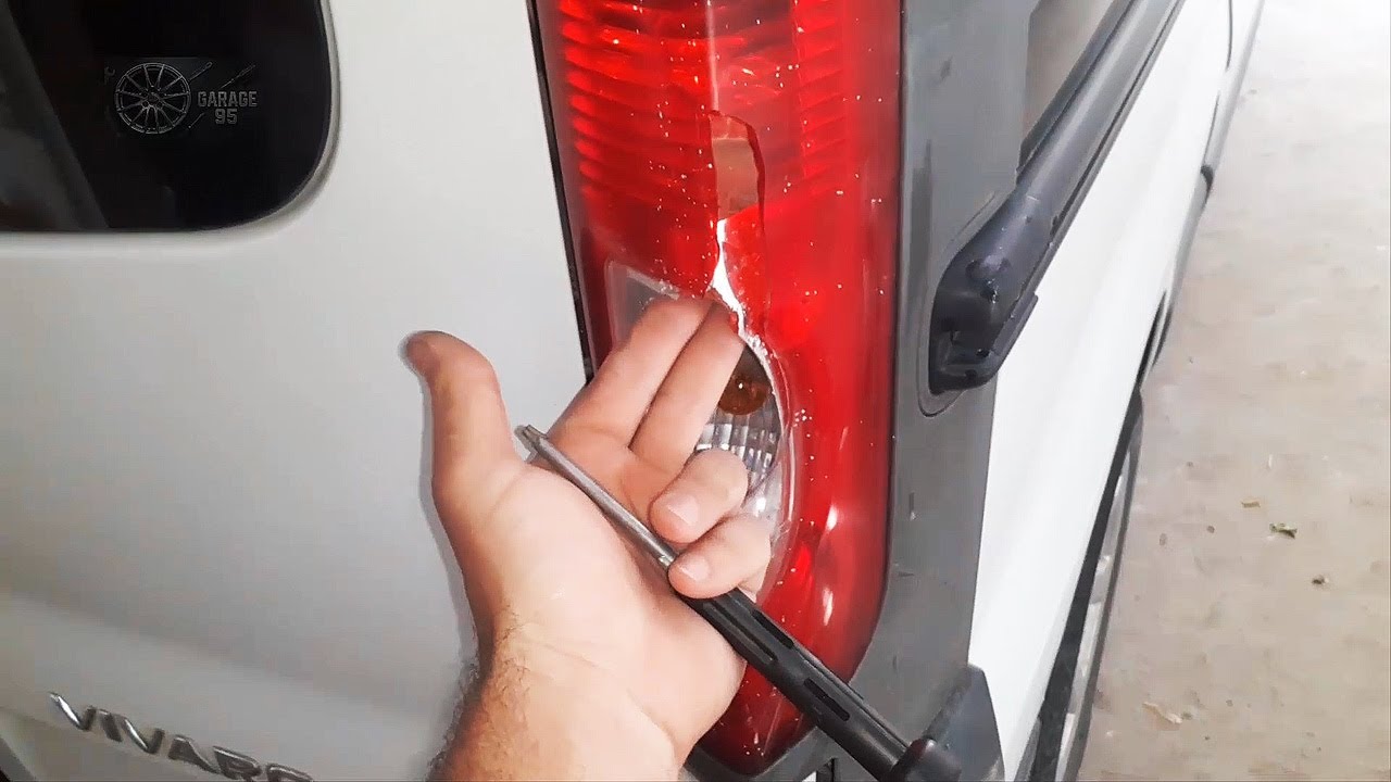 Как снять задний фонарь Opel Vivaro / How to remove Opel Vivaro rear light