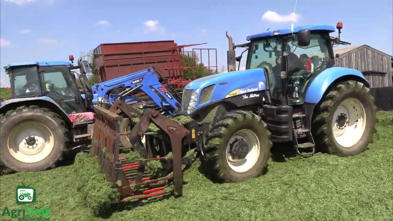 Exhaust Sound 👌 While Buckraking New Holland t7040