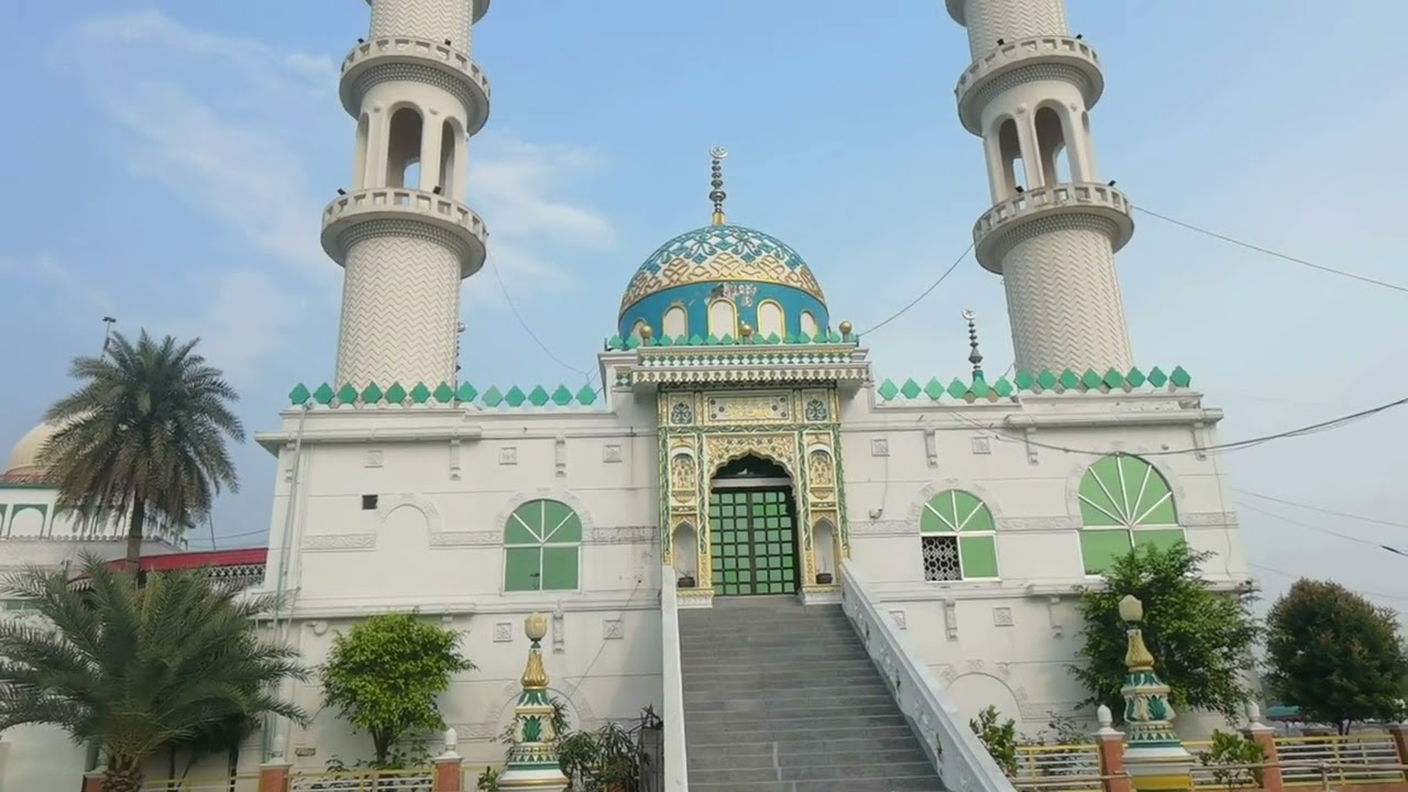 খুব সুন্দর একটি মাসজিদ নির্মাণ করা হচ্ছে । কুতুববাগ দরবার শরীফ।