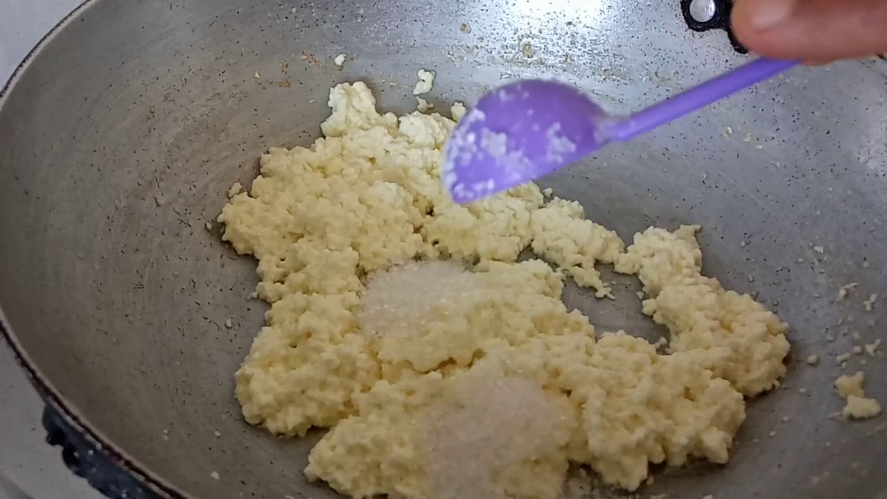 Phate doodh ka khoya | फटे दूध का खोया | soured milk mawa recipe in Hindi
