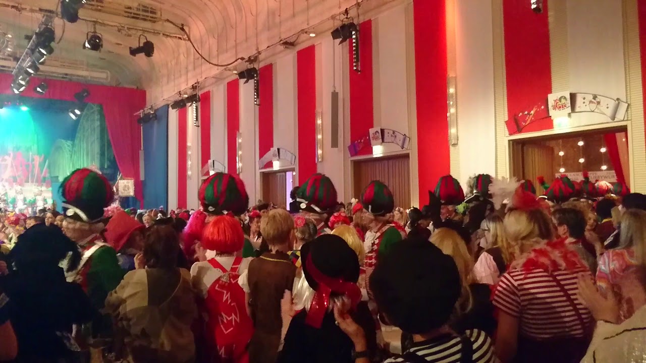 Altstädter Köln - Einmarsch bei der eigenen Mädchensitzung 12.1.2018