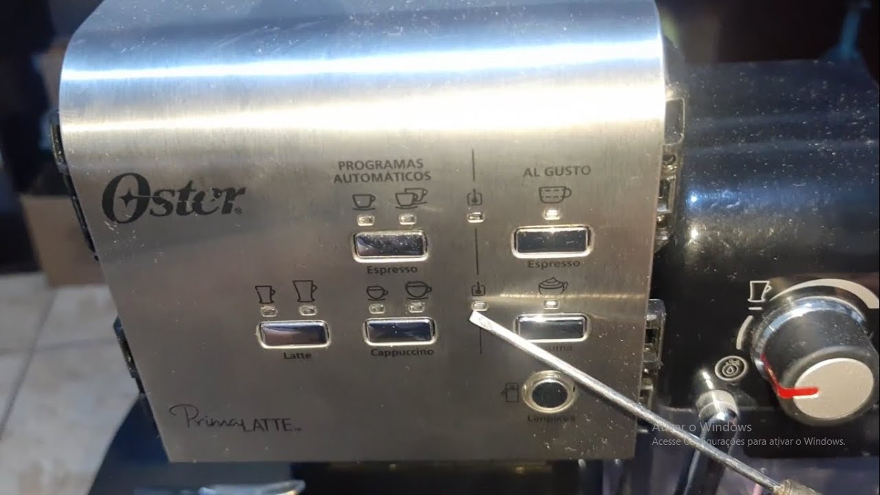 Cafeteira Oster Prima Latte BVSTEM6701SS com defeito