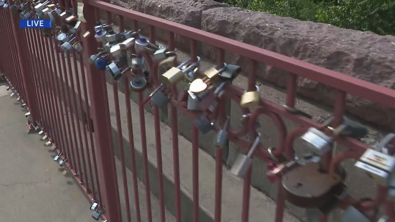 'Love locks' disappear from KC bridge, man taking them comes forward